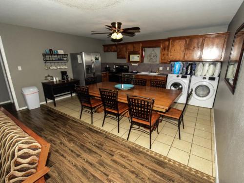 Kitchen, Lakeview Main Room - 24 in Calera (OK)