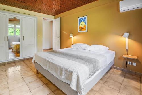 Three-Bedroom Villa image 9