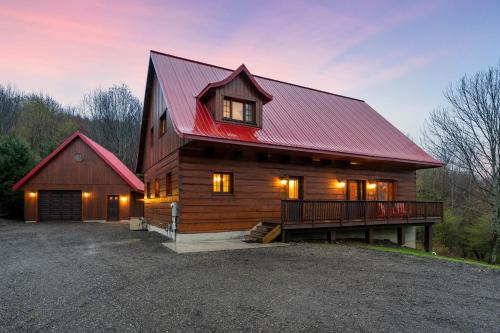 Beautiful Log Cabin! Hot-Tub Bonfire & Private Yet 4 Mins to Downtown! - image 2