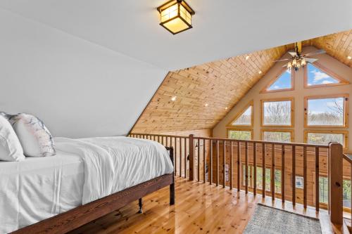 Beautiful Log Cabin! Hot-Tub Bonfire & Private Yet 4 Mins to Downtown! - image 14