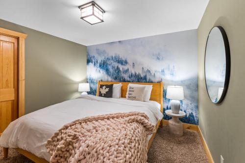 Beautiful Log Cabin! Hot-Tub Bonfire & Private Yet 4 Mins to Downtown! - image 3