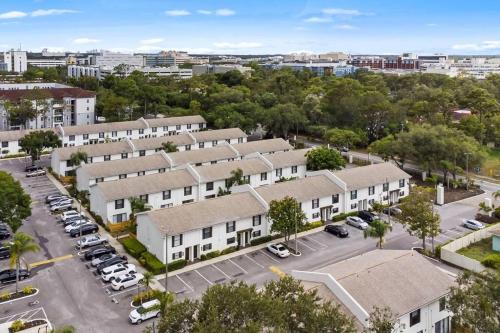Cozy Townhouse - Gym Pool Golf Fast WiFi 2B2B in Tampa, USA