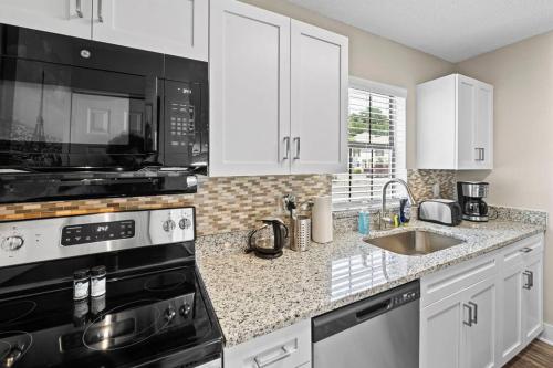 Cozy Townhouse - Gym Pool Golf Fast WiFi 2B2B detail