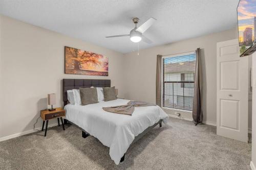 Cozy Townhouse - Gym Pool Golf Fast WiFi 2B2B detail