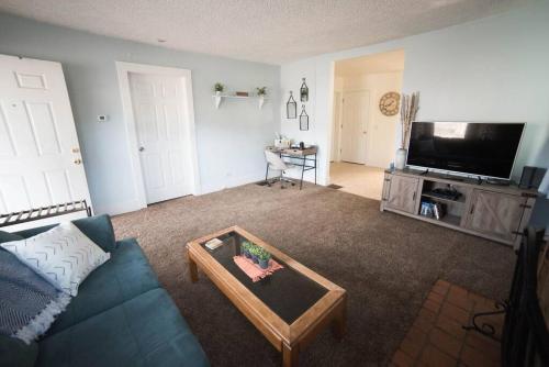 Cozy Comfort Minutes From Downtown Klamath Falls