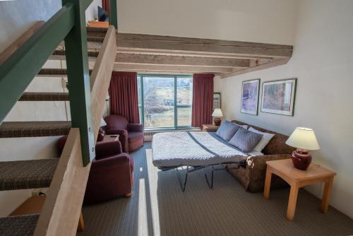 Sugarloaf Inn