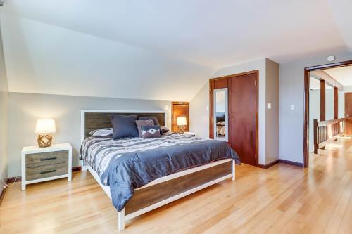 Poconos Home Hot Tub Fire Pit and Lake Access - image 3