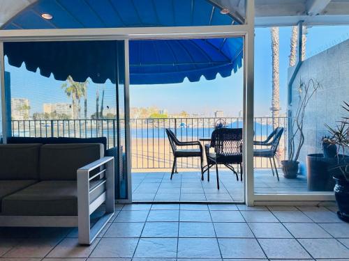 Foghorn Harbor Inn, Los Angeles