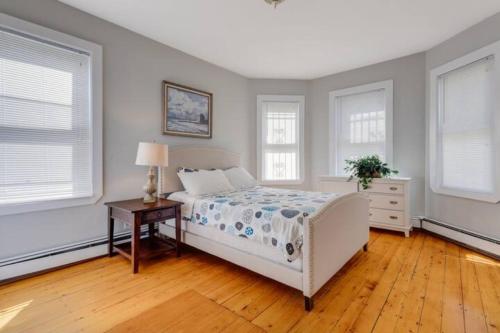 NEW! Boston Entire House Near MBTA, 3 Mi to Fenway!