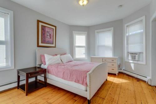 NEW! Boston Entire House Near MBTA, 3 Mi to Fenway!