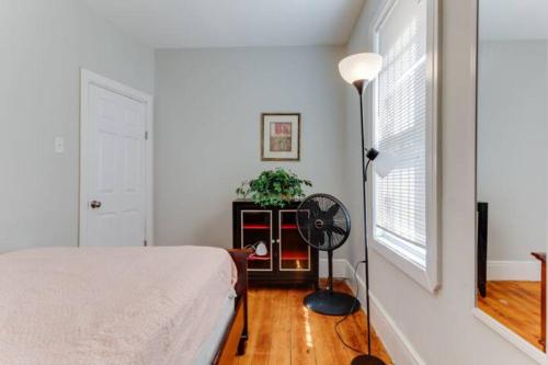 NEW! Boston Entire House Near MBTA, 3 Mi to Fenway!