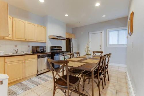 NEW! Boston Entire House Near MBTA, 3 Mi to Fenway!