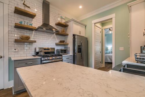 Newly Listed Duke St Cottage - Downtown Beaufort thumb 3