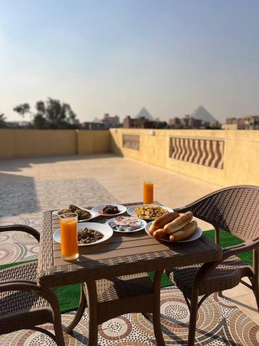 Four pyramids View Guest house 5