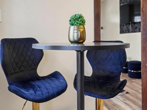 Safari Royalty Home Midtown *MINS from BEALE ST*