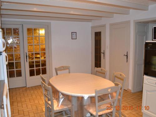 Gîte Granges-Aumontzey-Aumontzey, 4 pièces, 6 personnes - FR-1-589-23