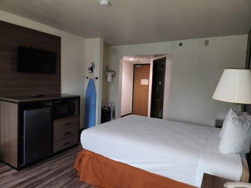 Super 8 by Wyndham Austin North/University Area - image 12