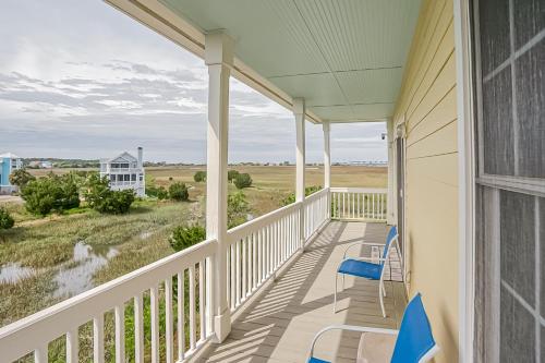 EBB TIDE Great Views Short walk to Beach image