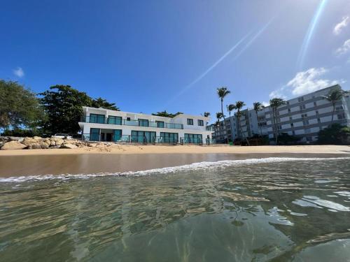 1 Corcega Beachfront Suites, Rincón