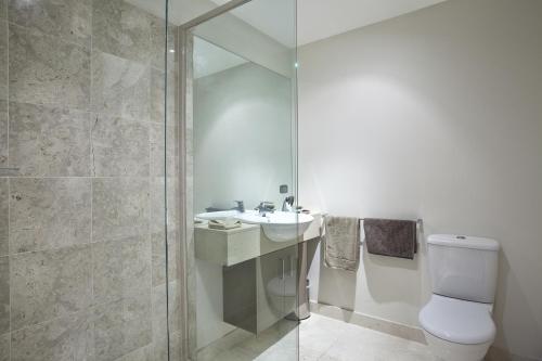 2 bedrooms, 3 beds