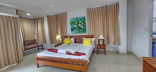 room detail thumbnail 1