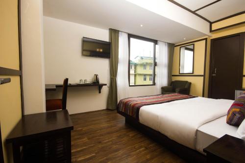 Deluxe Double Room image 1