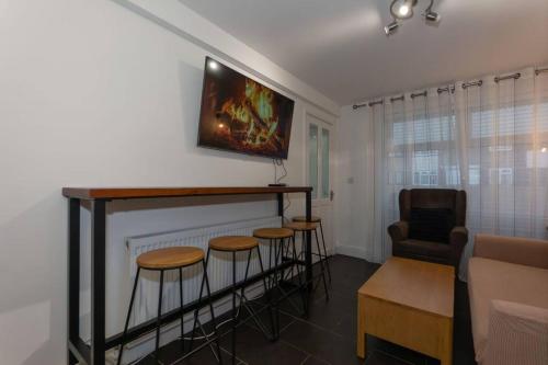 BrumStay UK® 5-Bed House Ideal for Long-Term Stays in Handsworth Wood