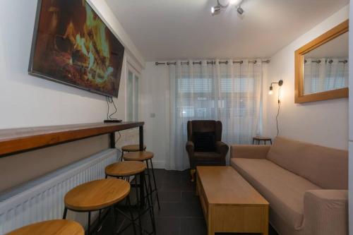 BrumStay UK® 5-Bed House Ideal for Long-Term Stays in Handsworth Wood