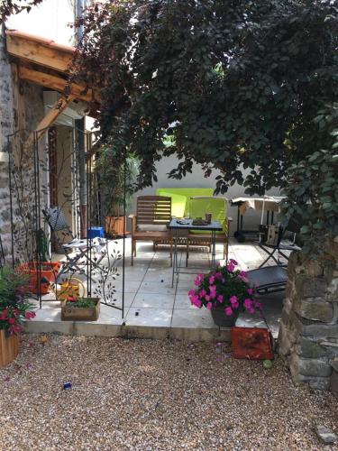 Appartement, Terrasse et jardin - Location saisonnière - Craponne