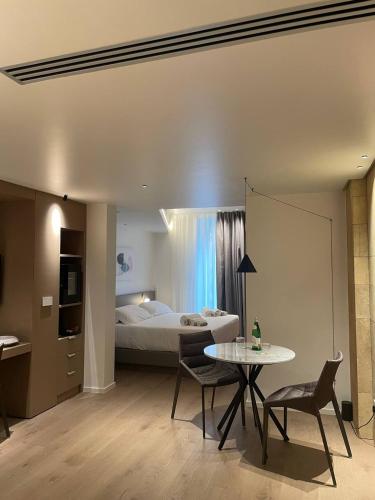 Deluxe Plus Room image 1