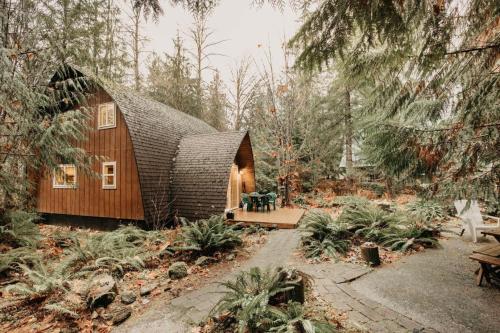 78MBR - Wood Stove - WiFi - Pets Ok - BBQ - Sleeps 6 home, Glacier (foto 2)