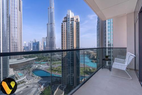 Vogue Vacation Homes, Downtown Act Two near Burj Khalifa and Dubai Mall, Three Bedroom Plus Kids room Apartment with Balcony and Burj Khalifa View, Access to all Amenities, Дубай (фото 6)