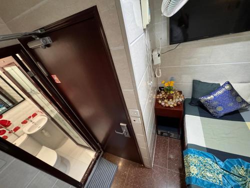 Standard Single Room image 7