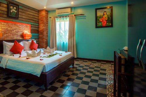 room detail thumbnail 2