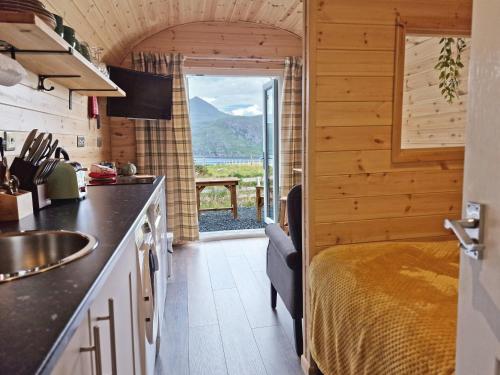 Konyha, Gorse Gorgeous Glamping Hideaway in Dundonnell