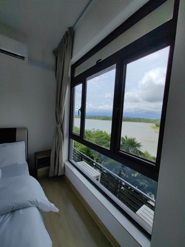 Xtu seaview 1room at Forest City