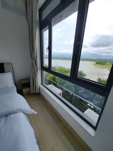 Xtu seaview 1room at Forest City