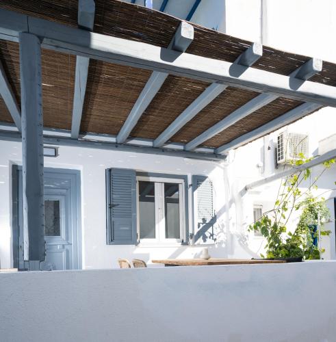 Two-Bedroom House image 4