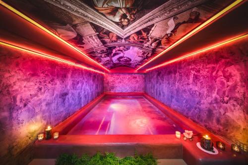 Central Point Boutique Hotel - image 7