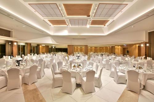 Dolmen Hotel Malta - image 4