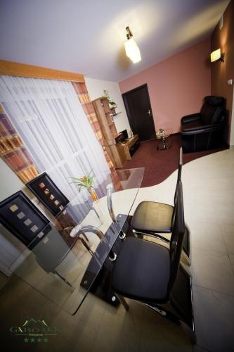 Apartment (4 Adults)