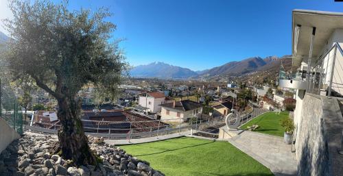 Moderno bilocale vista lago Maggiore