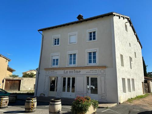 Зовнішній вигляд готелю, La maison du village in Романеш-Торон