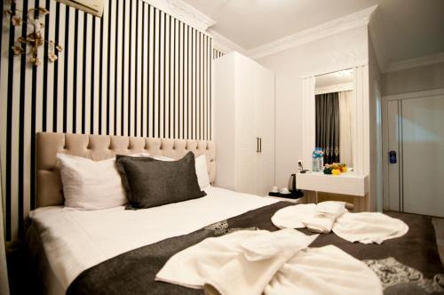 Hotel Broken Column - image 13