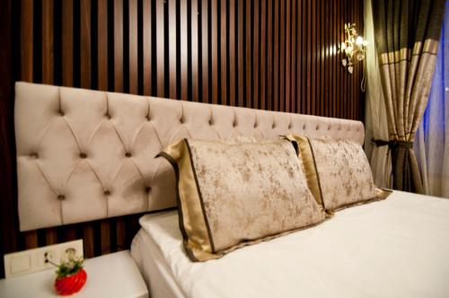Hotel Broken Column - image 12