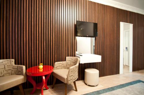 Hotel Broken Column - image 10