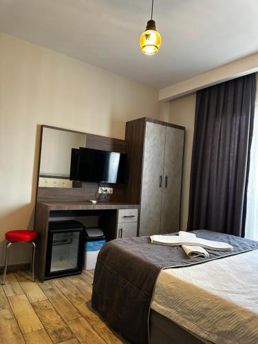 Standard Double Room image 10