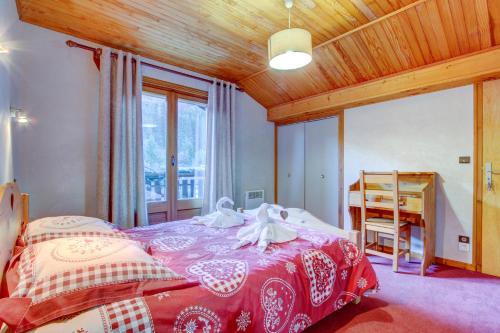 Four-Bedroom Apartment image 9