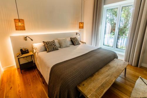 Double or Twin Room with Partial Sea View