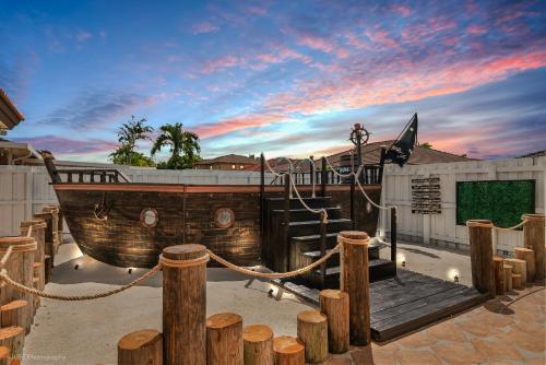 Pirates Ship Heated Pool 16 Guest Super Mario Theme Room in Miami, USA
